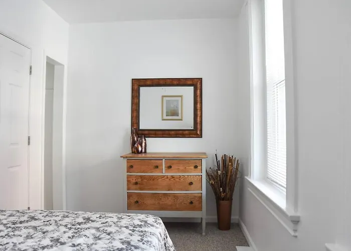 Perfect Mount Washington Walkable W Parking Apartment